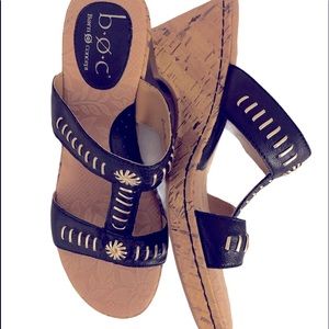 Born/ Black Wedge Sandals 8M/W Silver Accents